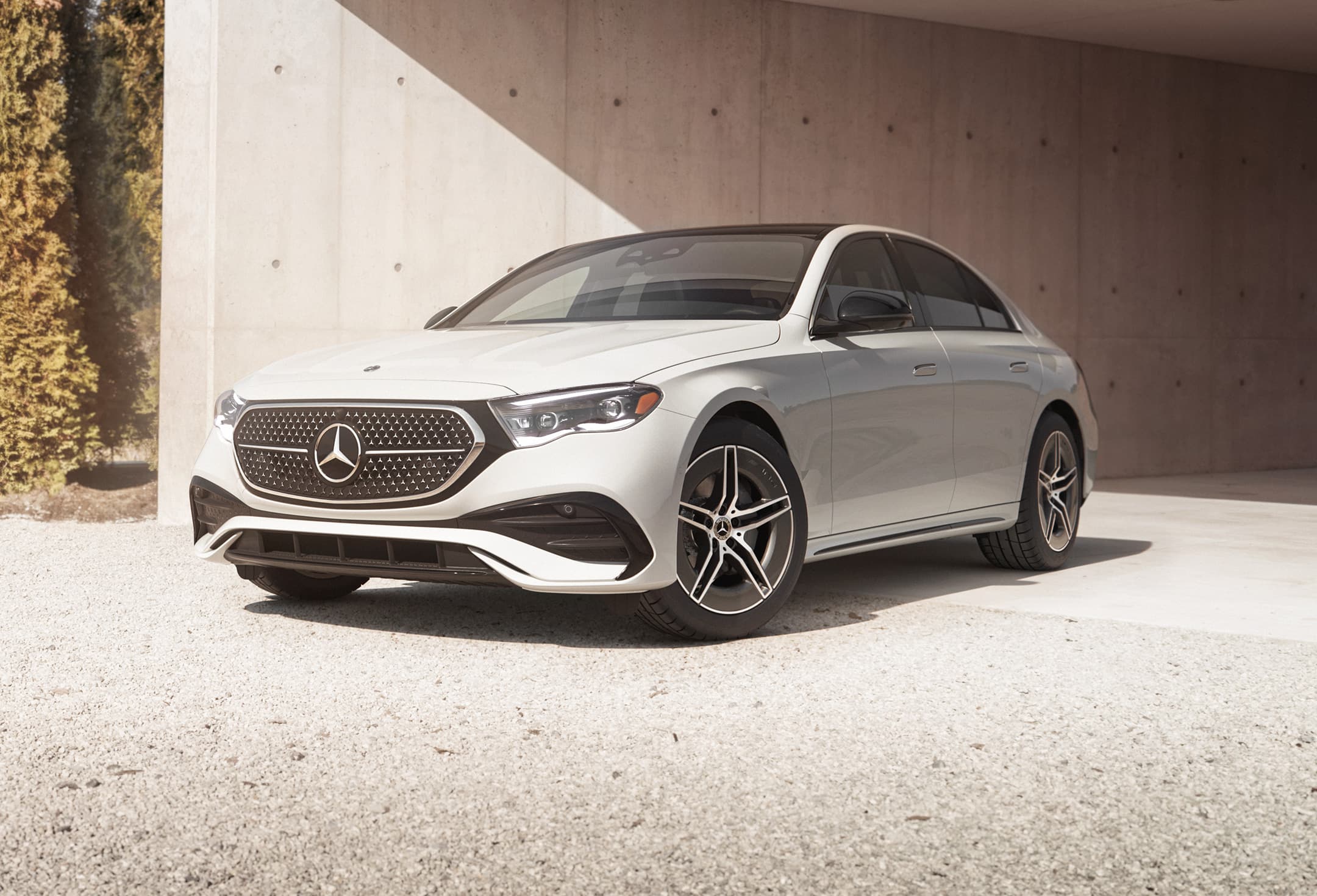 Mercedes-Benz dealership lifestyle